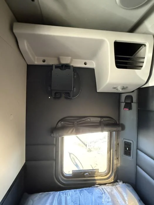 2027 Peterbilt 589 - image 30