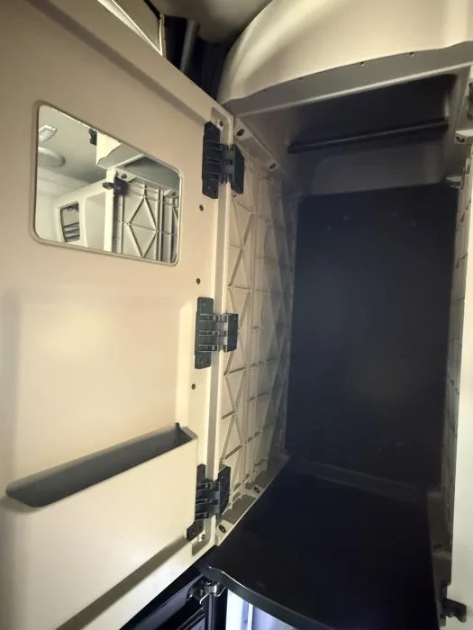 2027 Peterbilt 589 - image 32