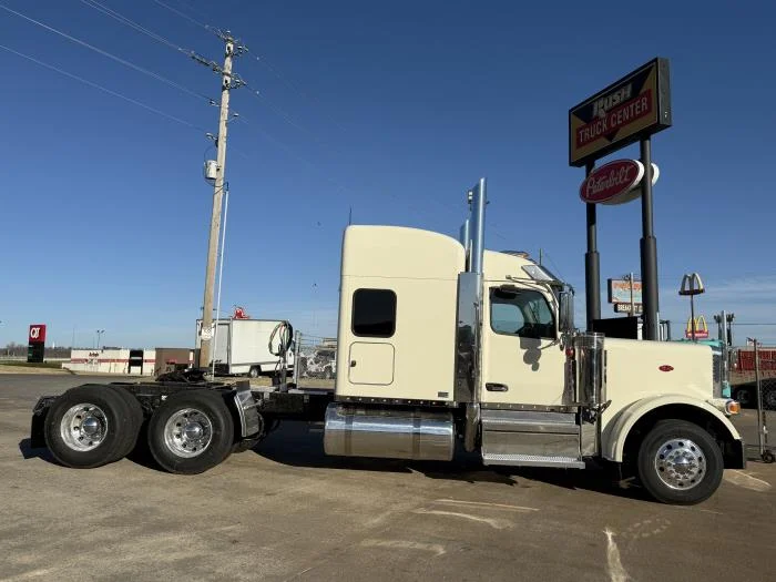 2027 Peterbilt 589 - image 43