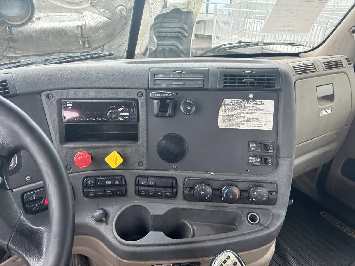 2019 Freightliner Cascadia in Syracuse, NY — photo 10