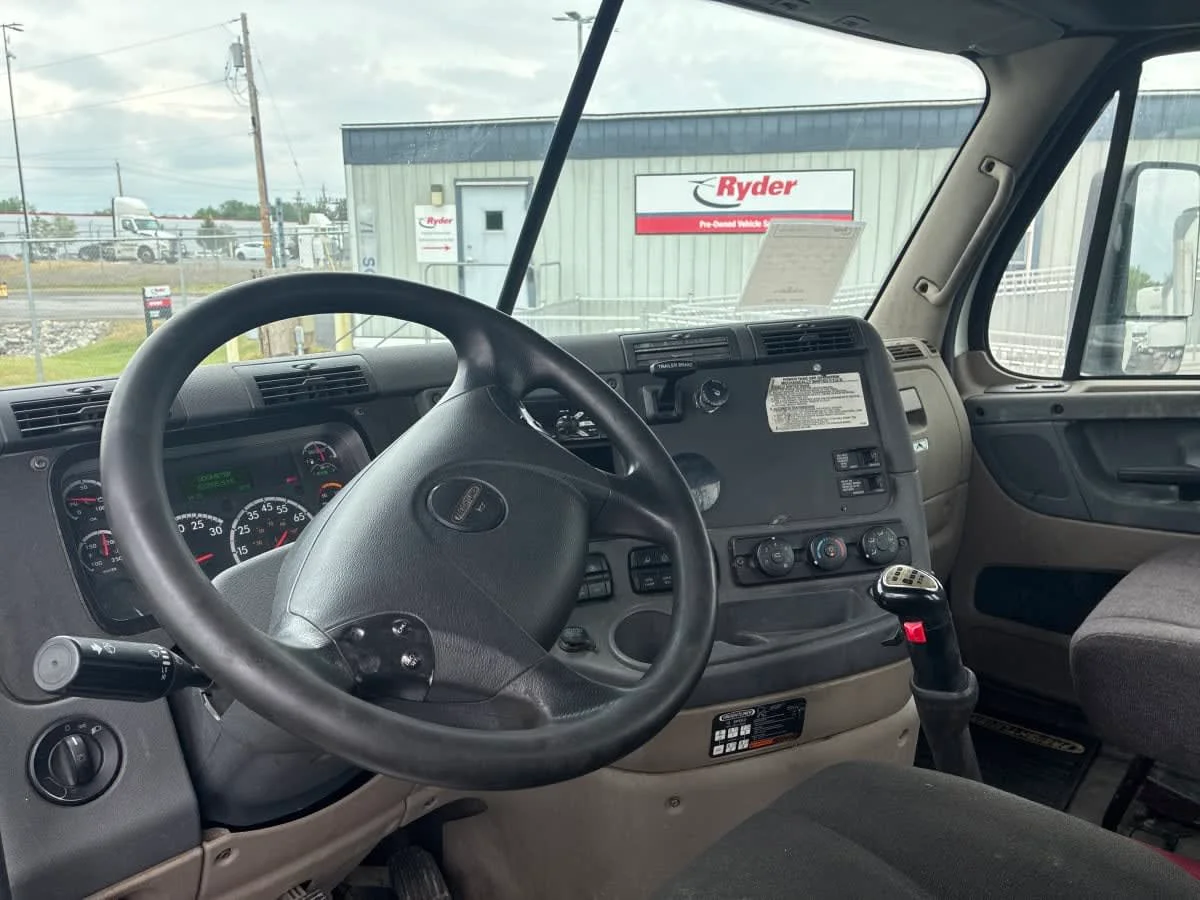 2019 Freightliner Cascadia in Syracuse, NY — photo 7