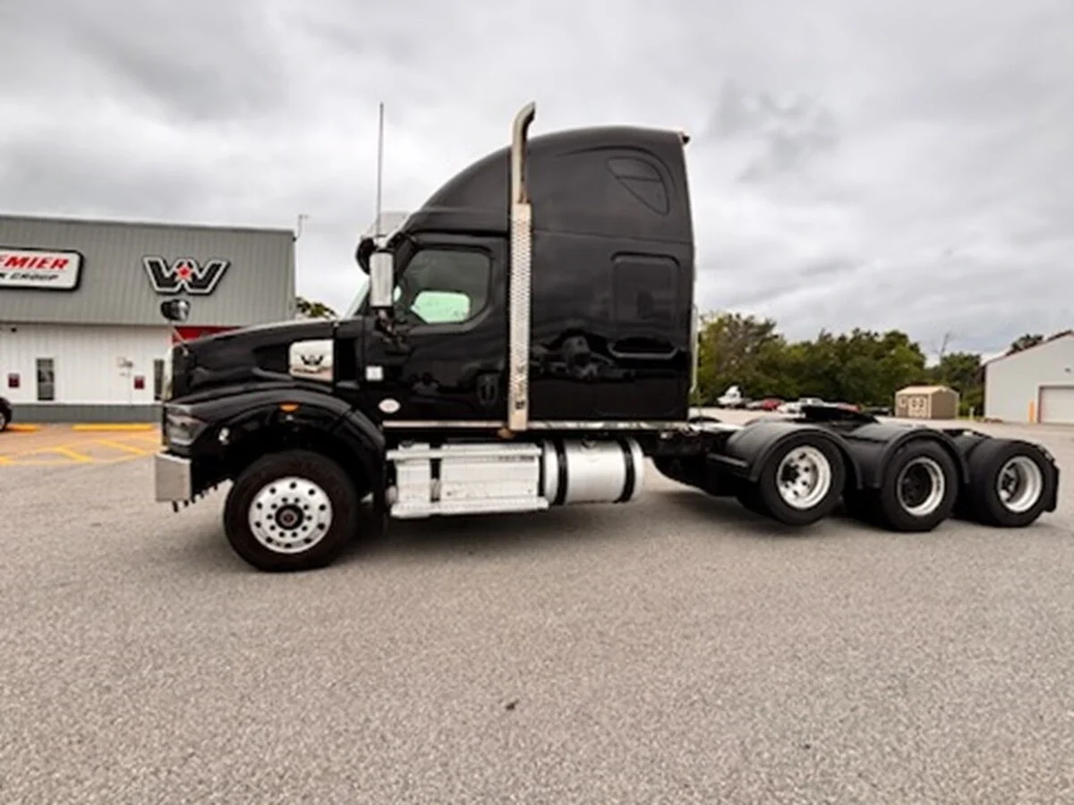2022 Western Star 49X — photo 3