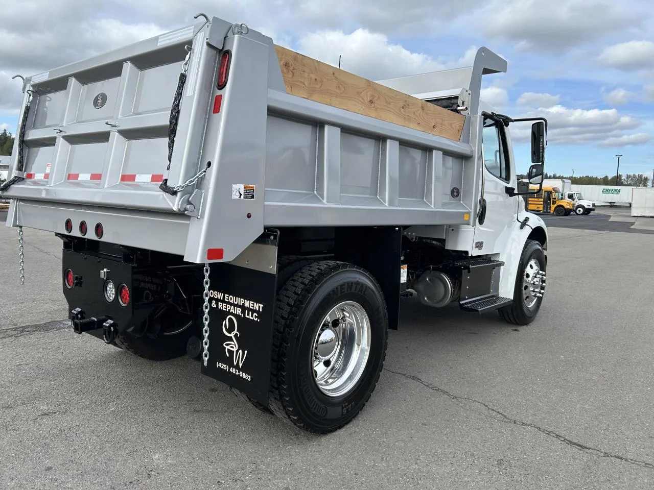 2025 Freightliner M2 106 - image 5