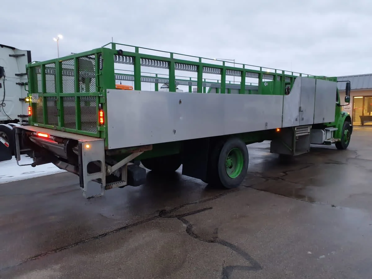 2019 Freightliner M2 106 in Oak Creek, WI — photo 4