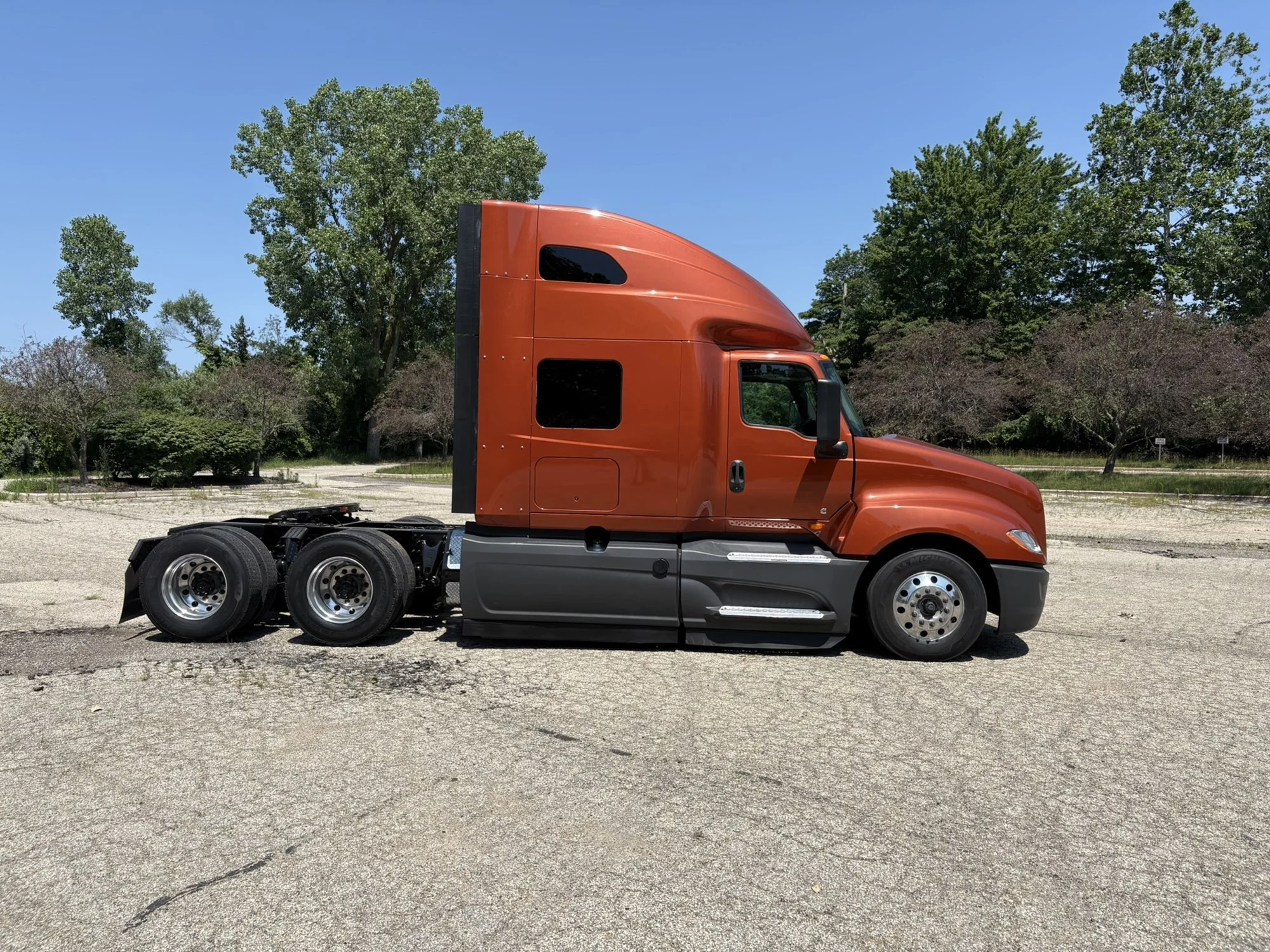 2022 International LT in West Michigan International, MI — photo 5