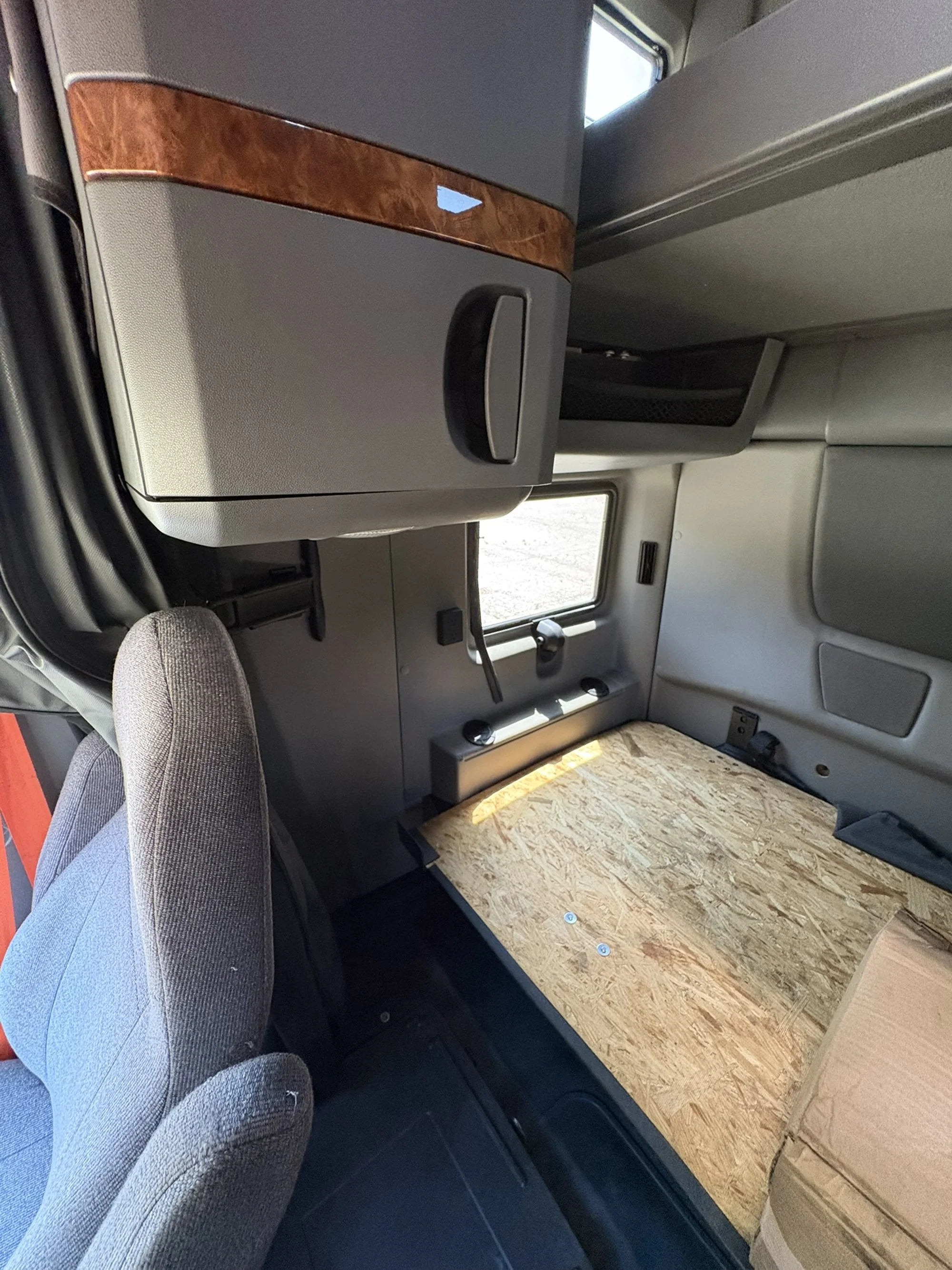 2022 International LT in West Michigan International, MI — photo 19