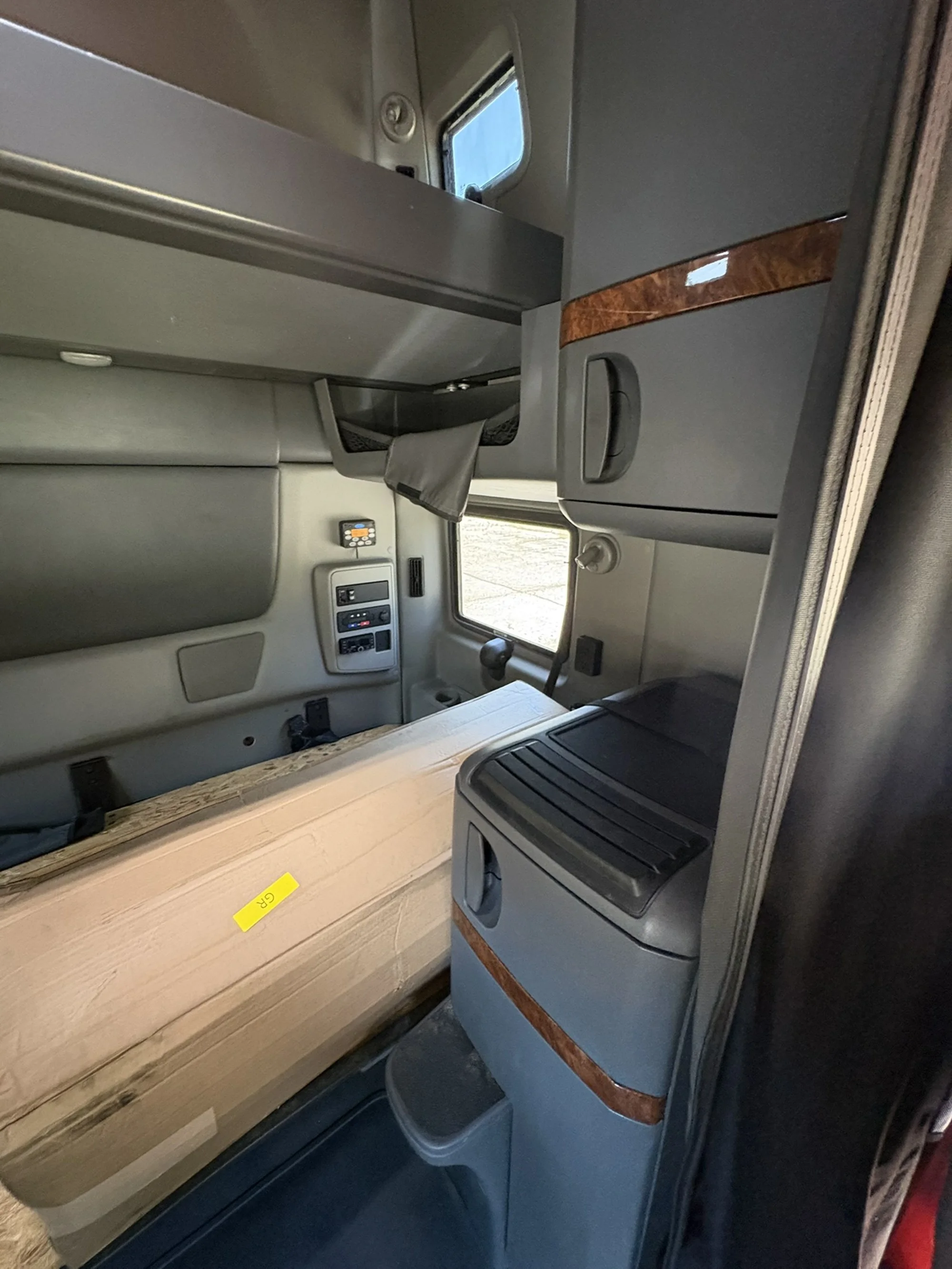 2022 International LT in West Michigan International, MI — photo 18