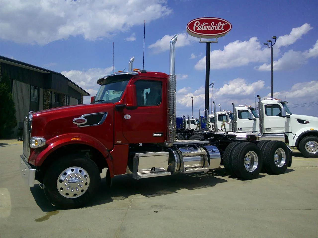 2027 Peterbilt 567 in Fargo, ND — photo 12