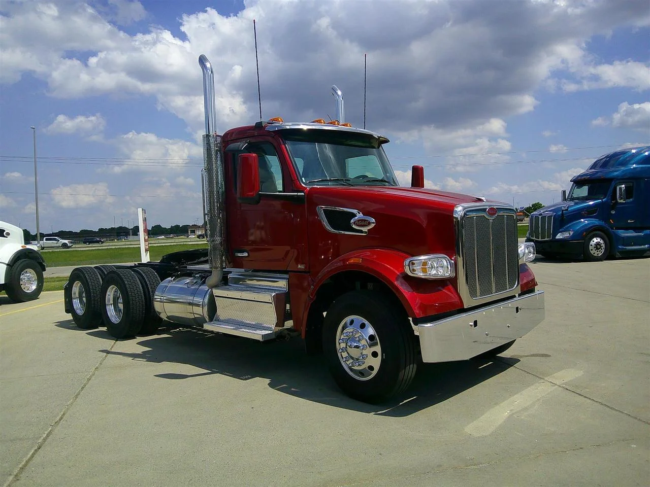 2027 Peterbilt 567 in Fargo, ND — photo 2