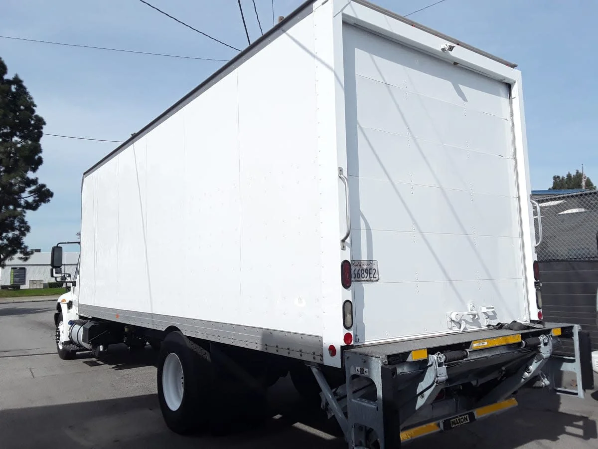 2018 International 4300 - image 6