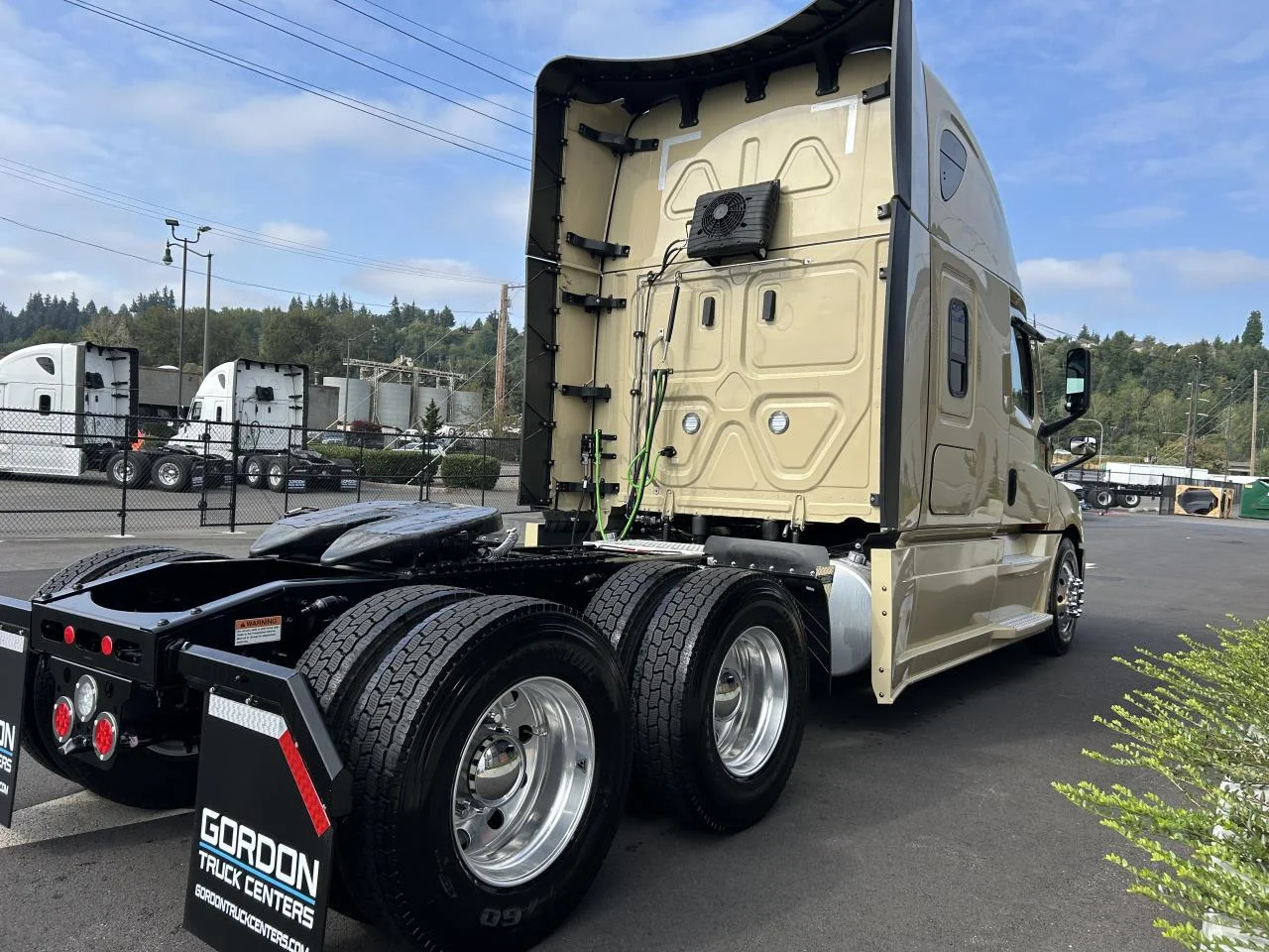 2027 Freightliner Cascadia in Pacific, WA — photo 4