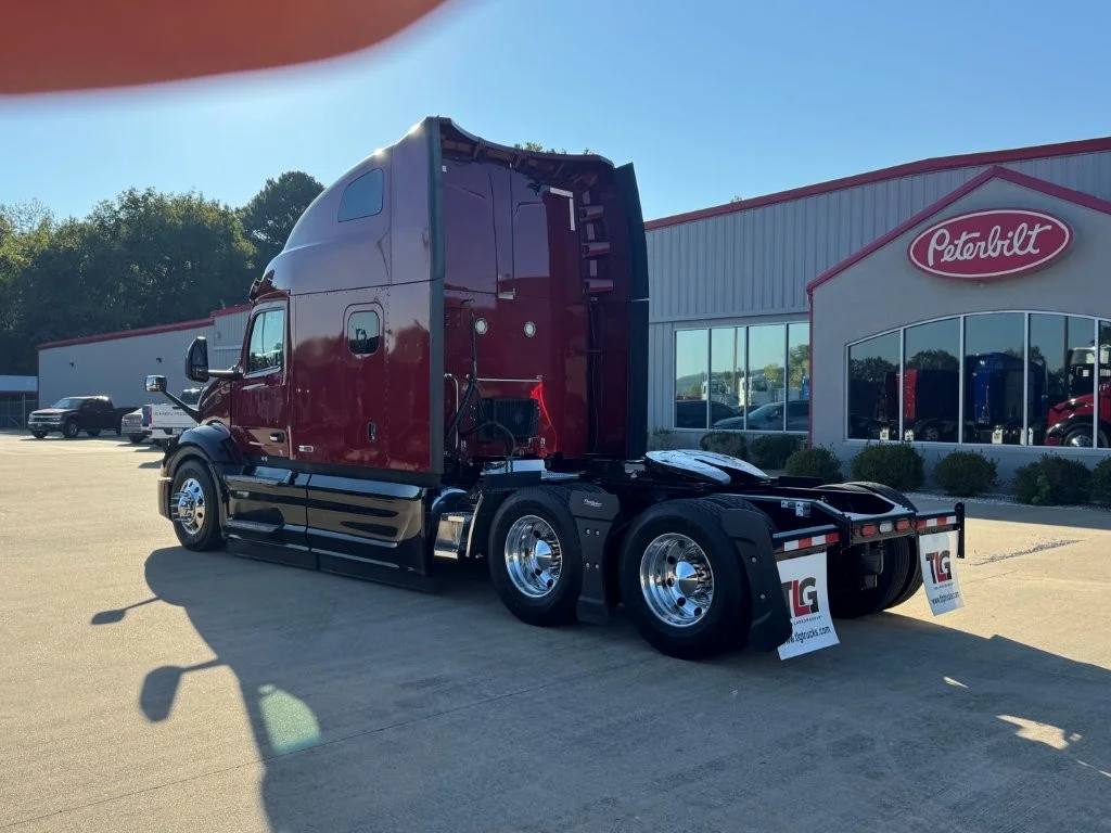 2023 Peterbilt 579 in Fort Smith, AR — photo 4