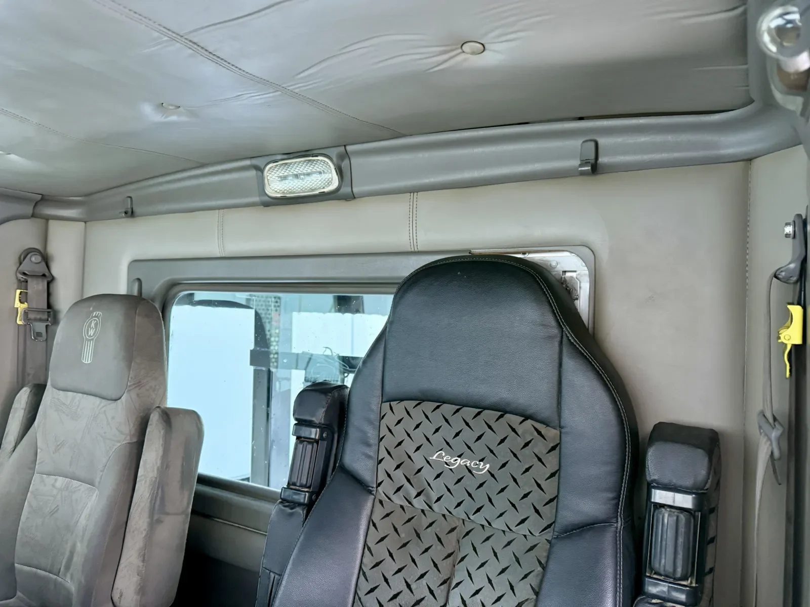 2008 Kenworth T800 - image 20