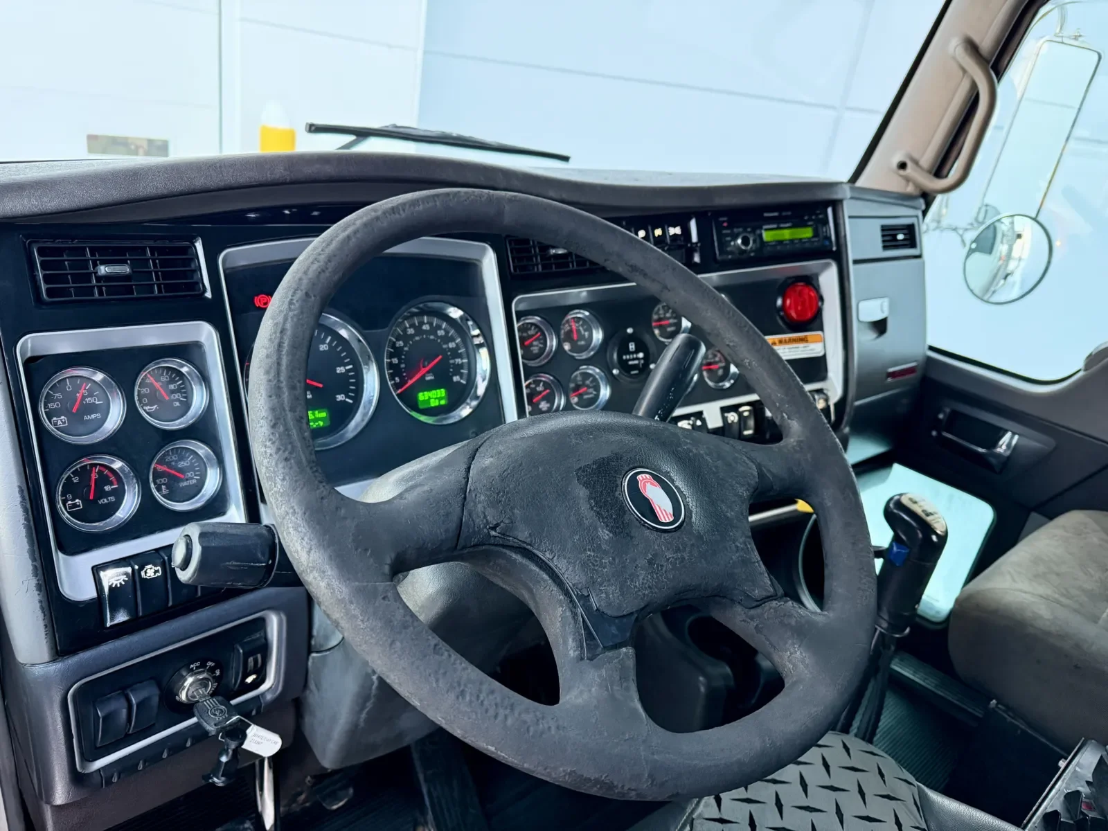 2008 Kenworth T800 in New Lenox, IL — photo 15