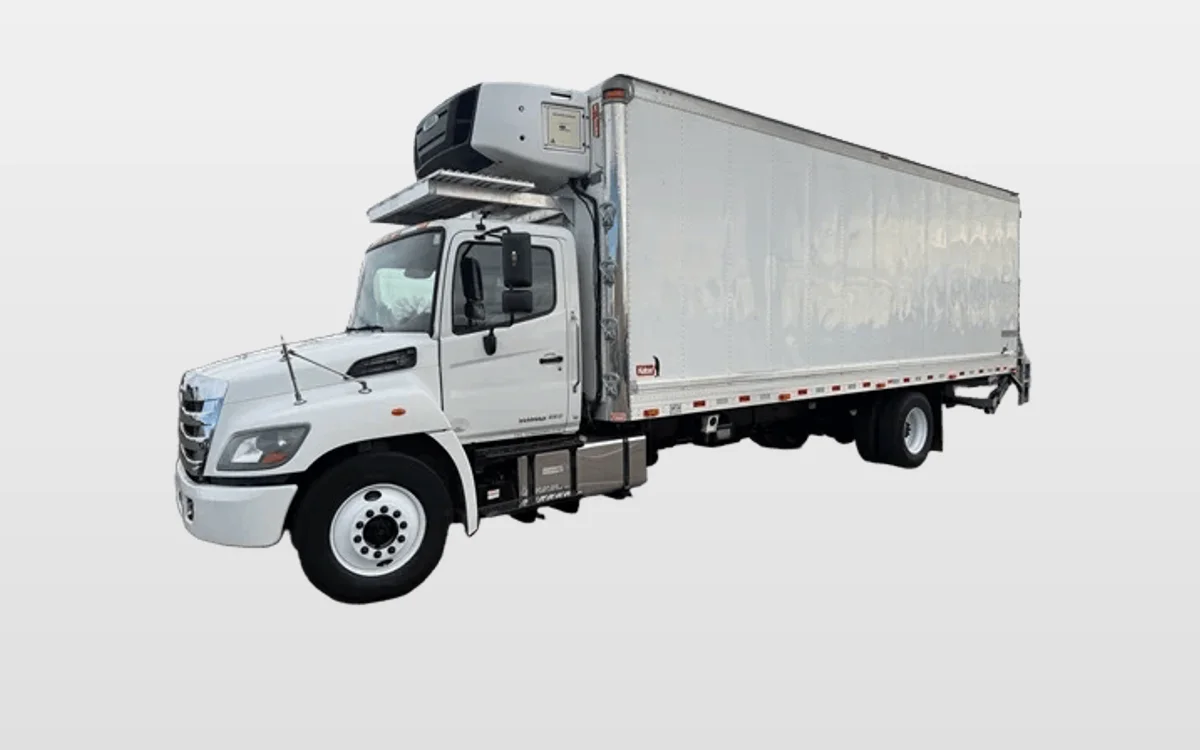 2020 Hino 338 - image 1