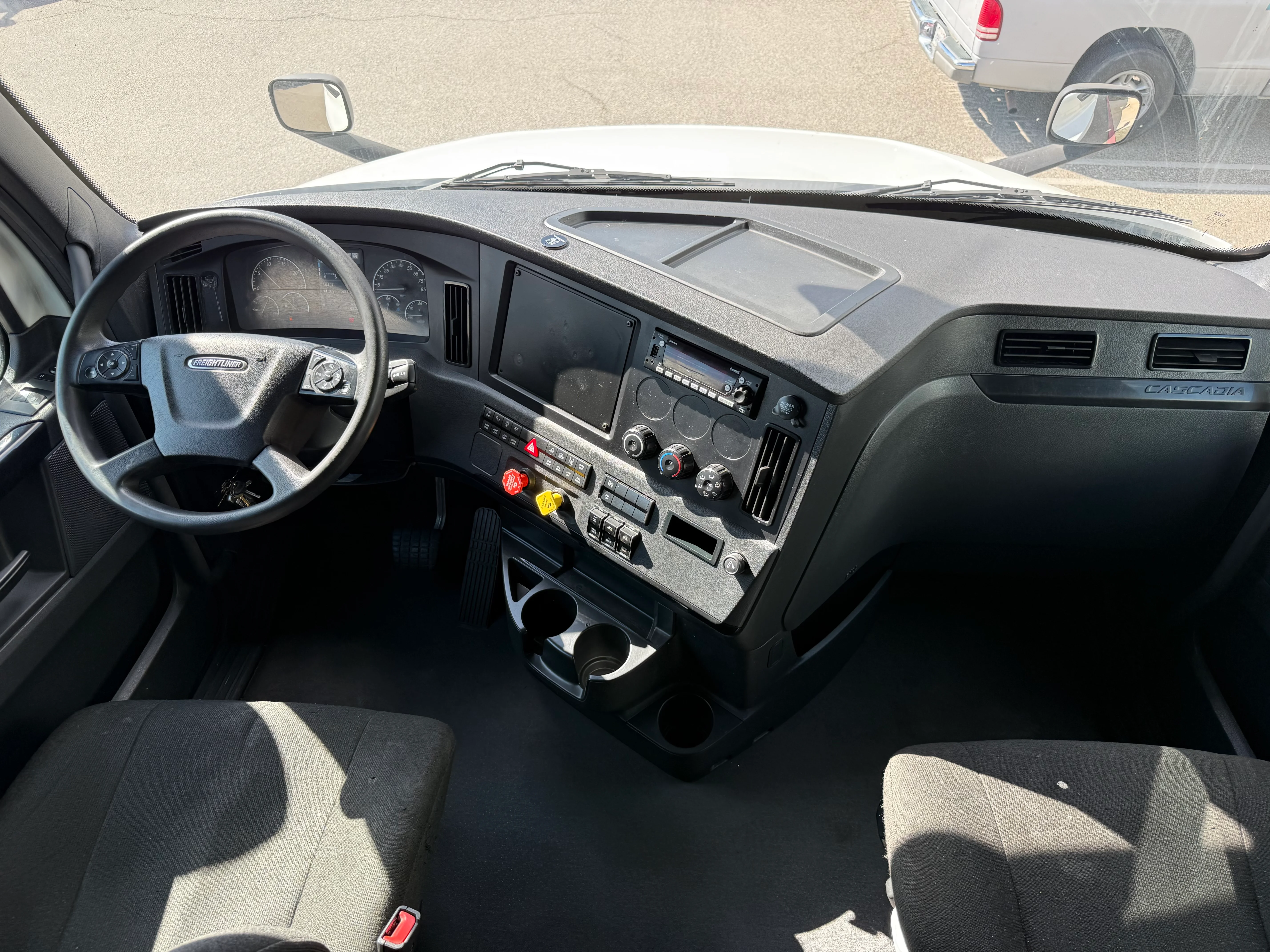 2023 Freightliner Cascadia in Selectrucks Fontana, CA — photo 16