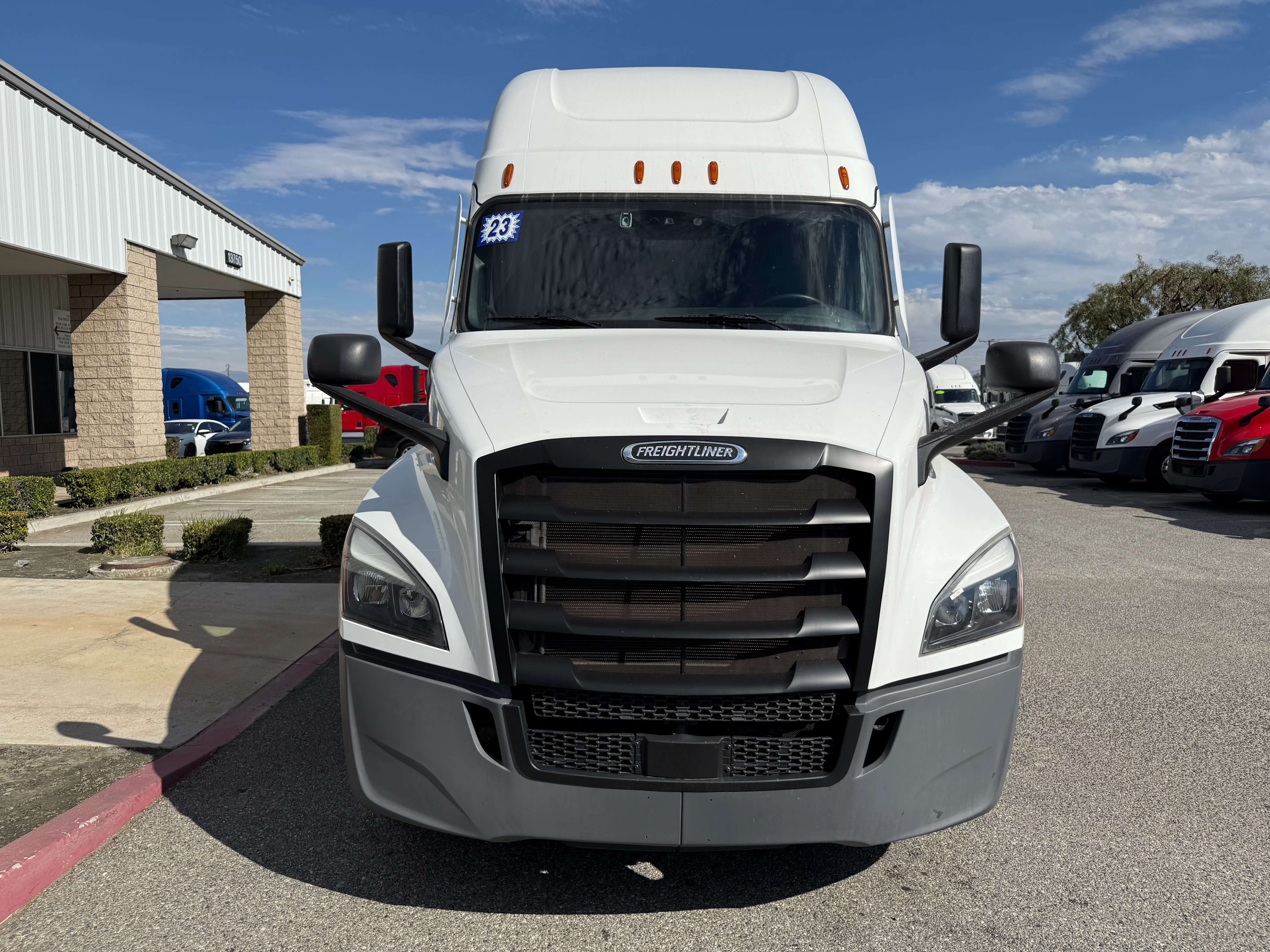 2023 Freightliner Cascadia in Selectrucks Fontana, CA — photo 2