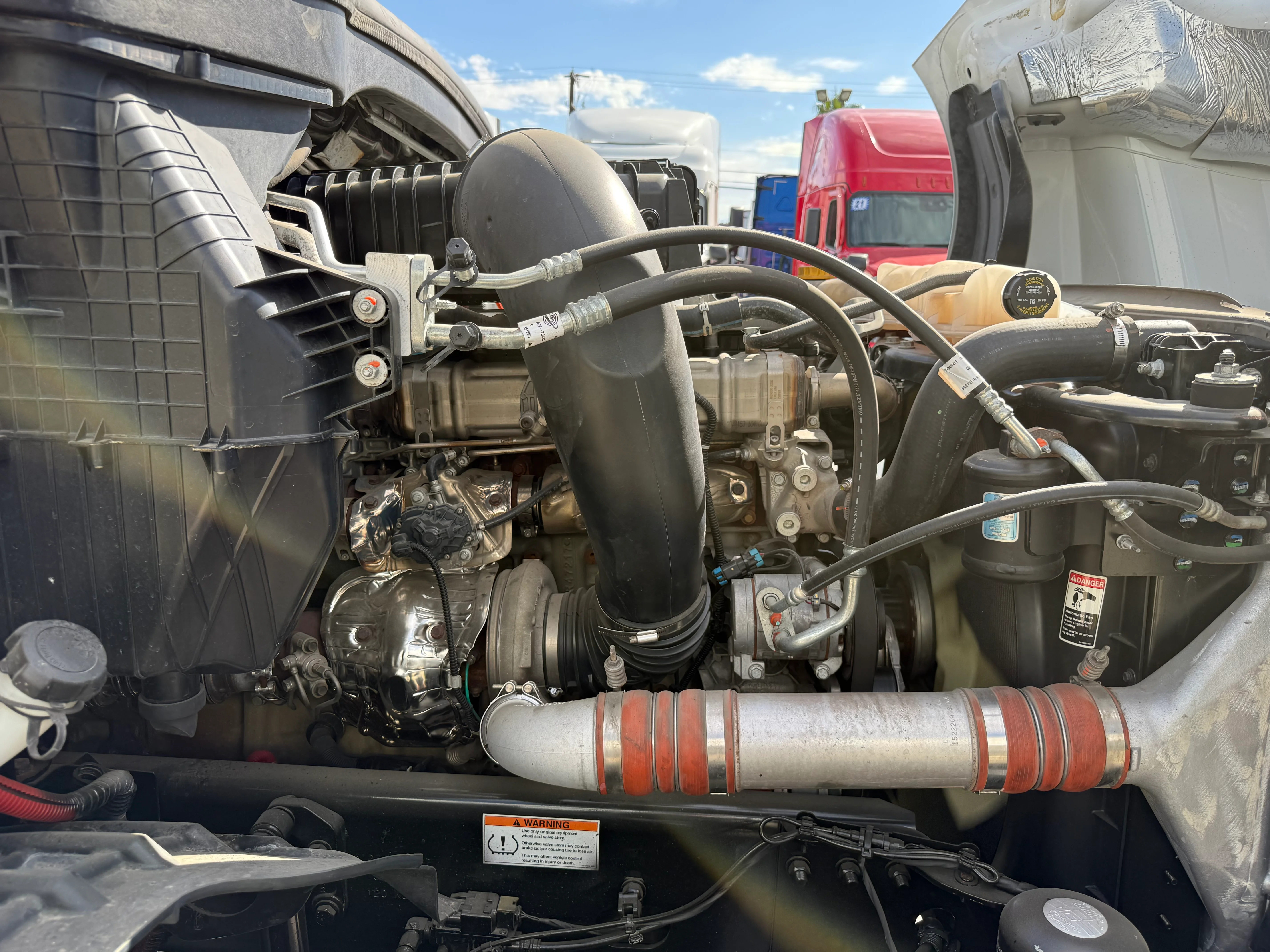 2023 Freightliner Cascadia in Selectrucks Fontana, CA — photo 9