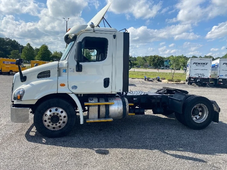 2017 Freightliner Cascadia in West Columbia, SC — photo 4