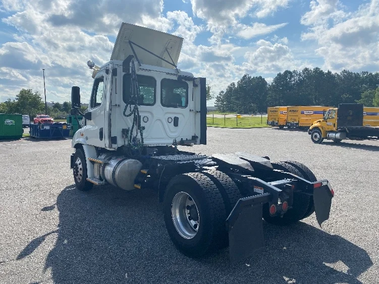 2017 Freightliner Cascadia in West Columbia, SC — photo 5