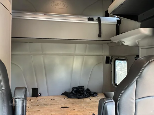 2021 Peterbilt 579 in Portland, OR — photo 23