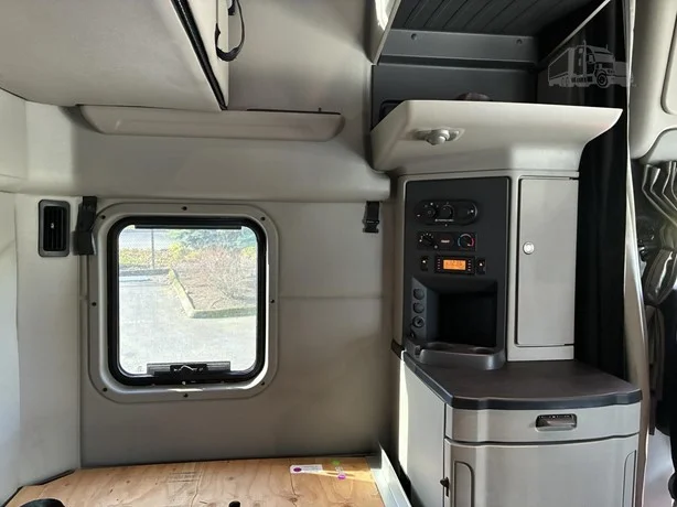 2021 Peterbilt 579 in Portland, OR — photo 25