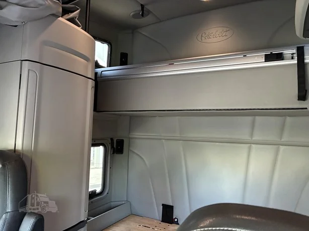 2021 Peterbilt 579 in Portland, OR — photo 22