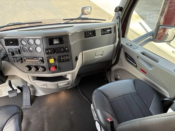 2021 Peterbilt 579 in Portland, OR — photo 29