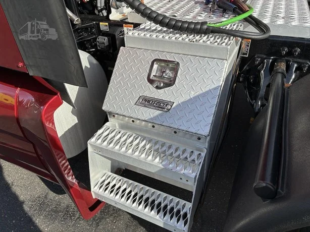 2021 Peterbilt 579 in Portland, OR — photo 8
