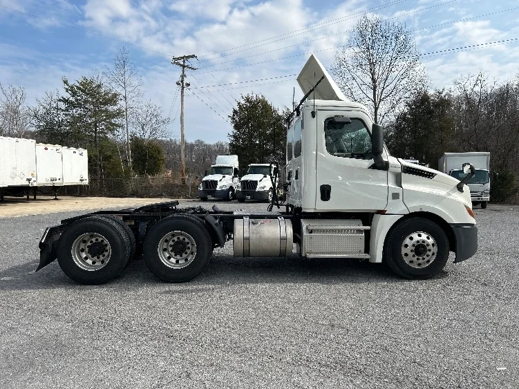 2019 Freightliner Cascadia in Blountville, TN — photo 8