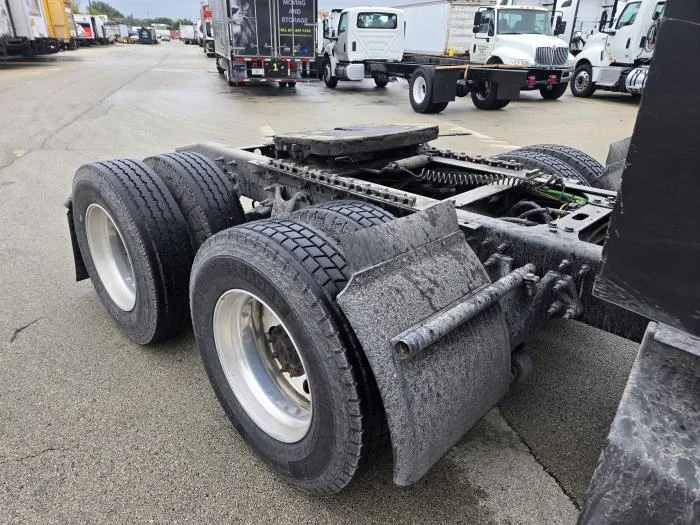 2024 International LT - image 19