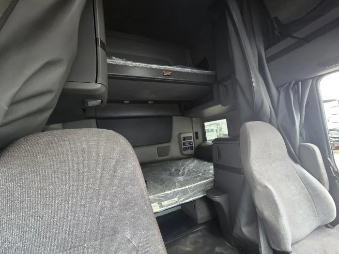 2024 International LT - image 10