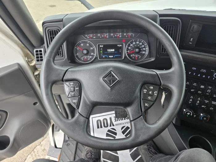 2024 International LT - image 15