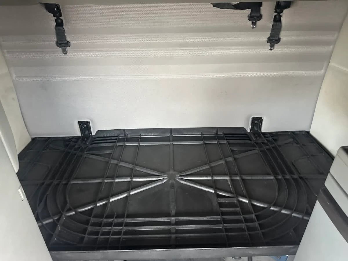 2020 Volvo VNR 640 - image 8