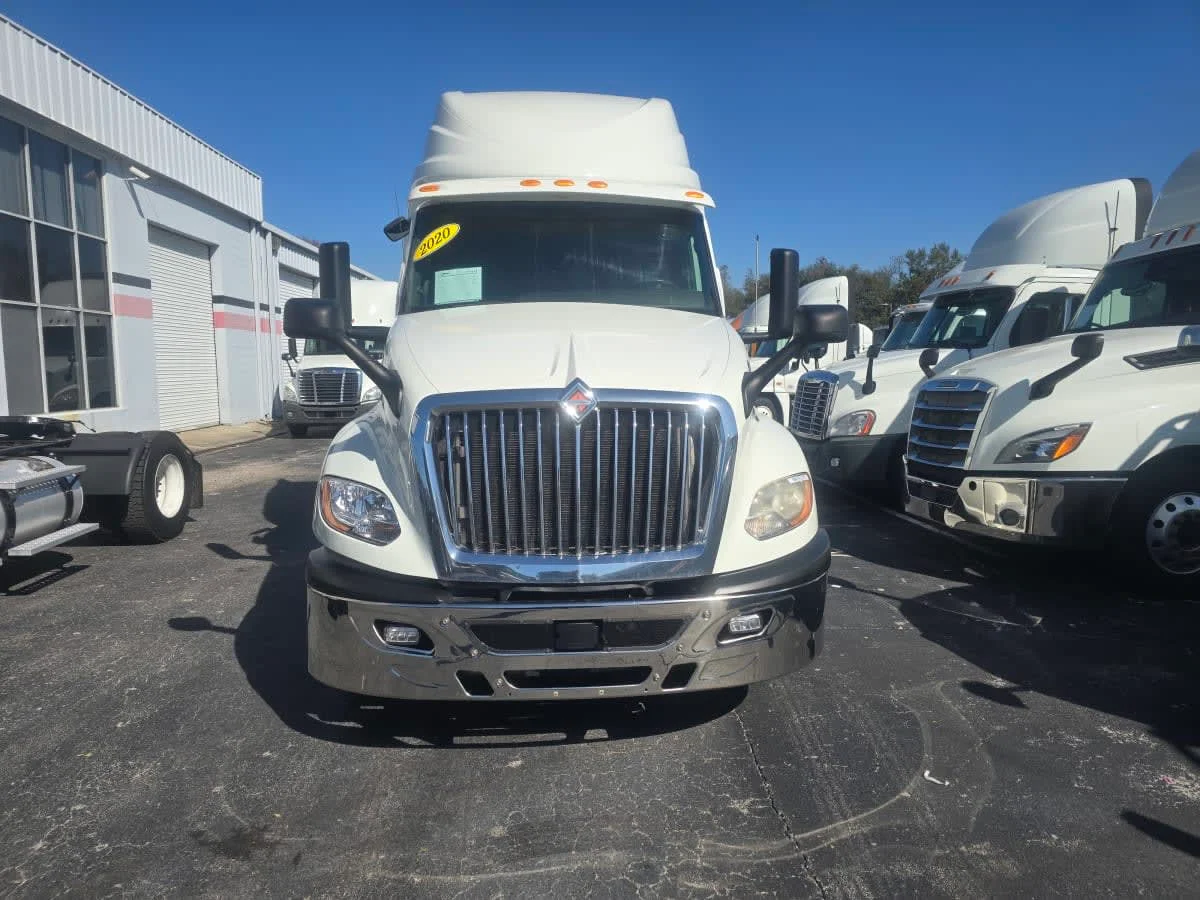 2020 International LT in Tampa, FL — photo 2