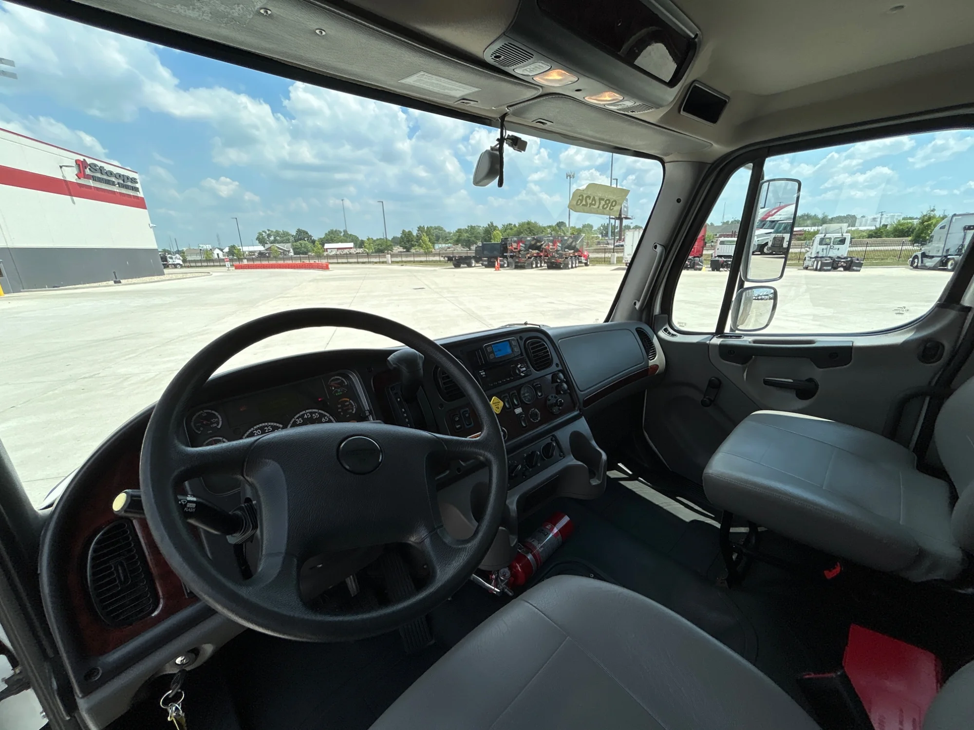 2022 Freightliner M2 106 in Indianapolis, IN — photo 6