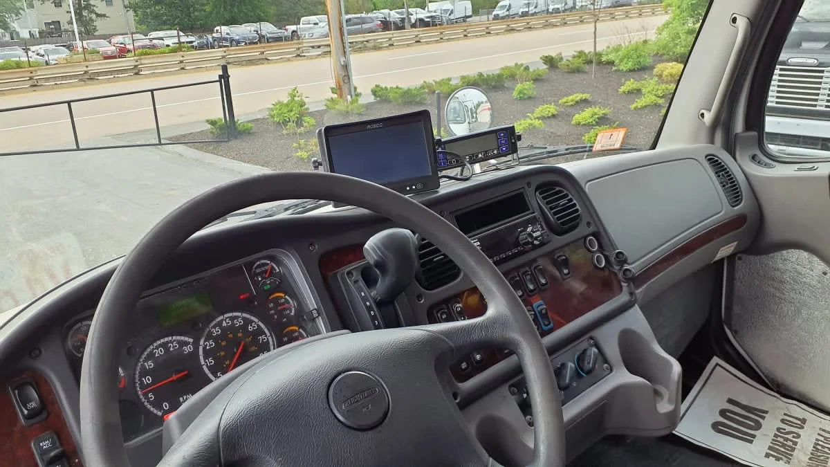 2019 Freightliner M2 106 in Norwood, MA — photo 8