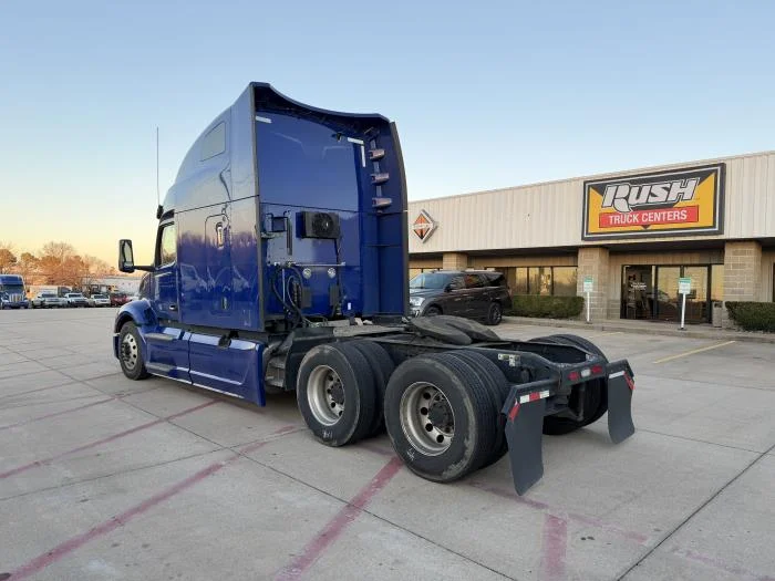 2022 Peterbilt 579 - image 4