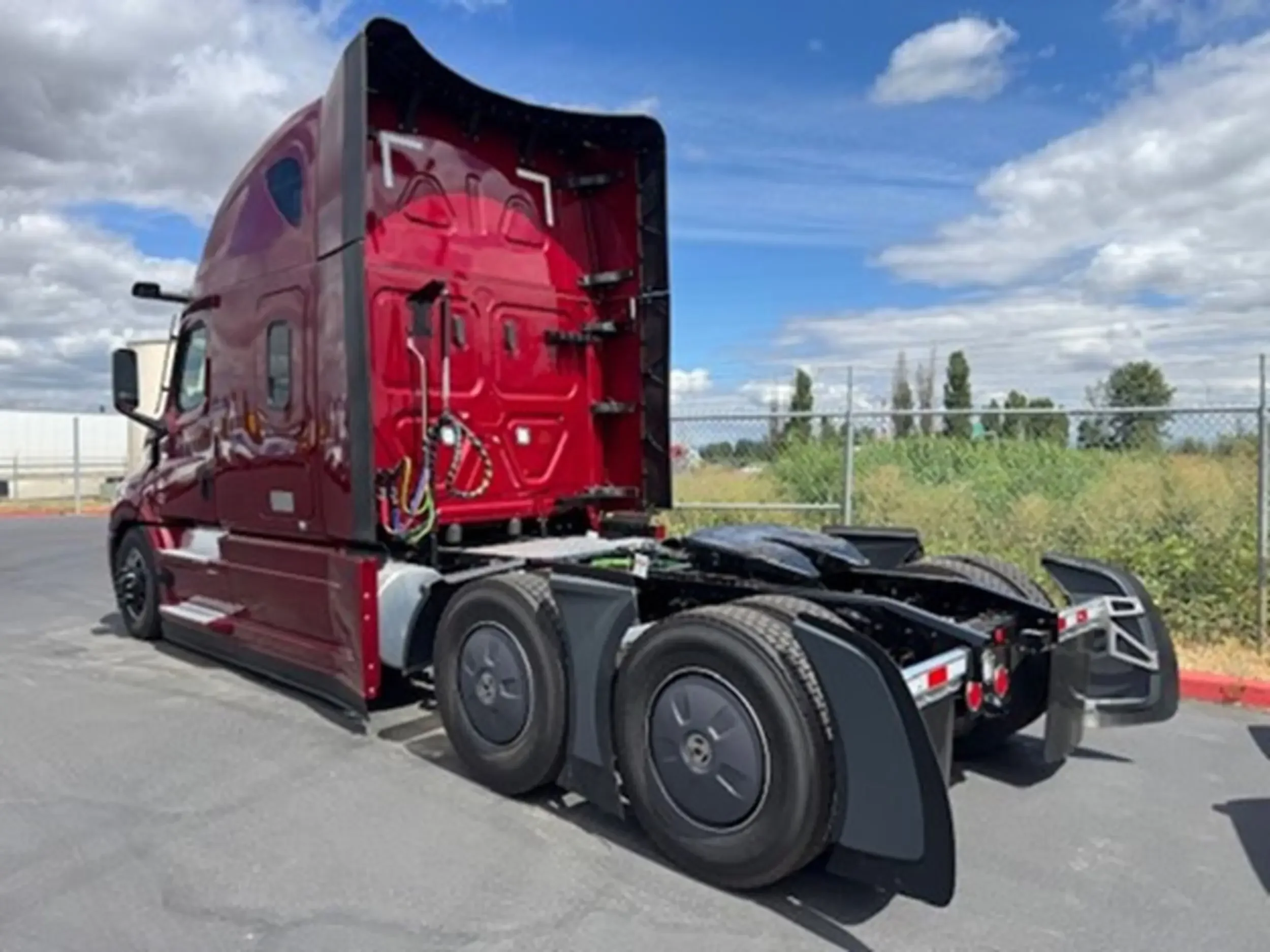 2026 Freightliner Cascadia in Salem, OR — photo 3