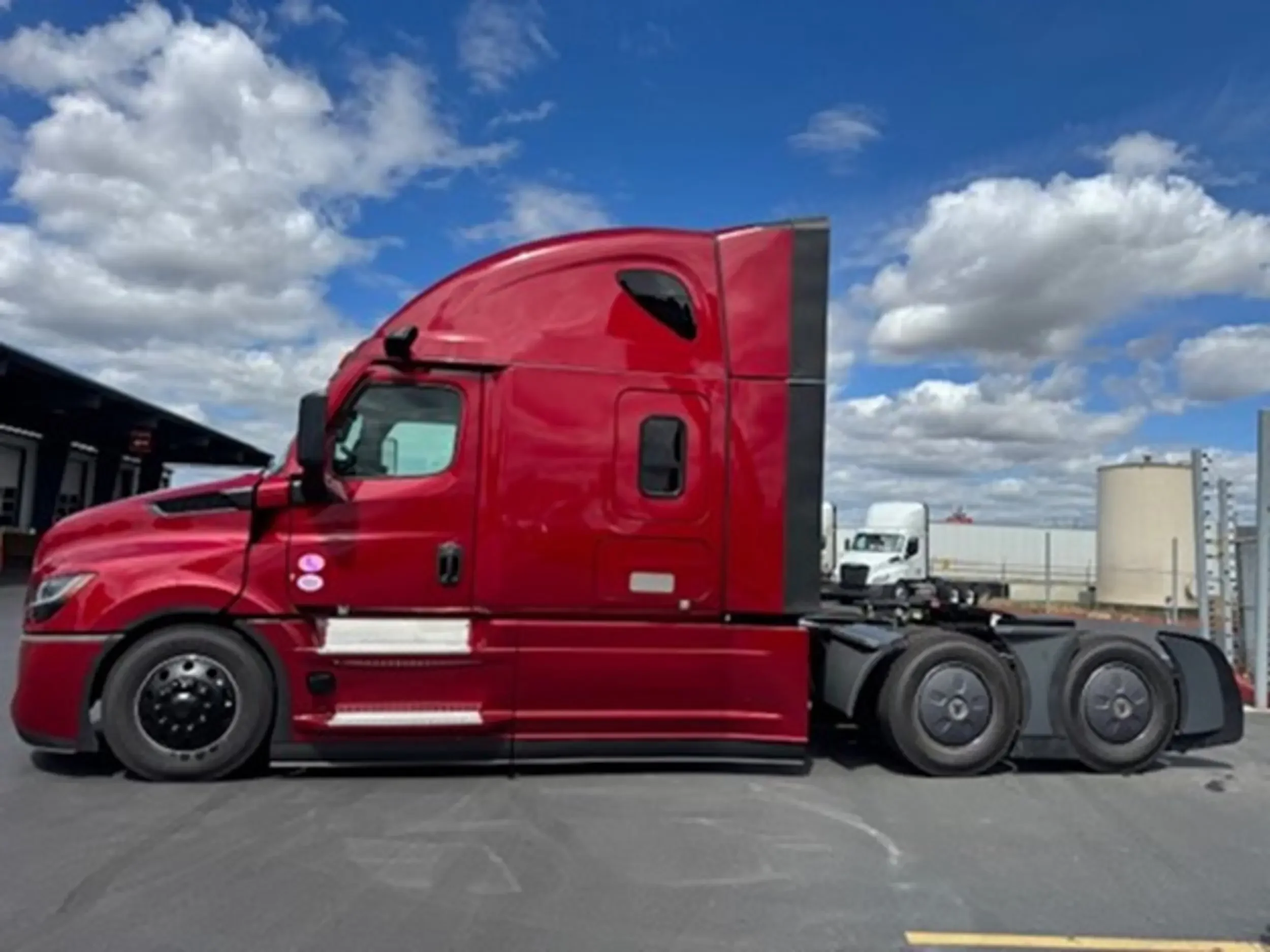 2026 Freightliner Cascadia in Salem, OR — photo 2