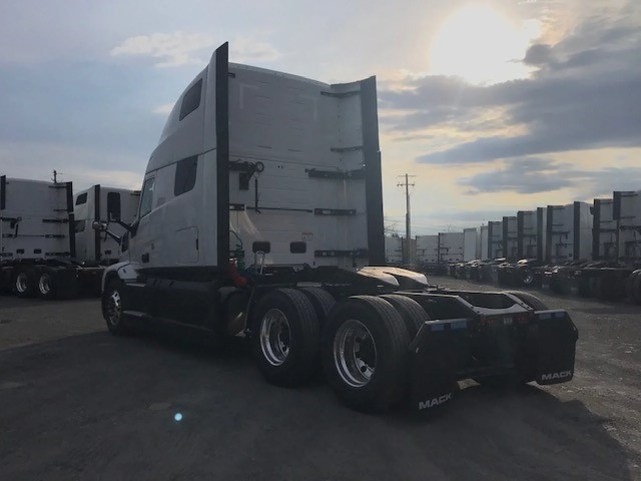 2026 Mack Pinnacle in Dunmore, PA — photo 4