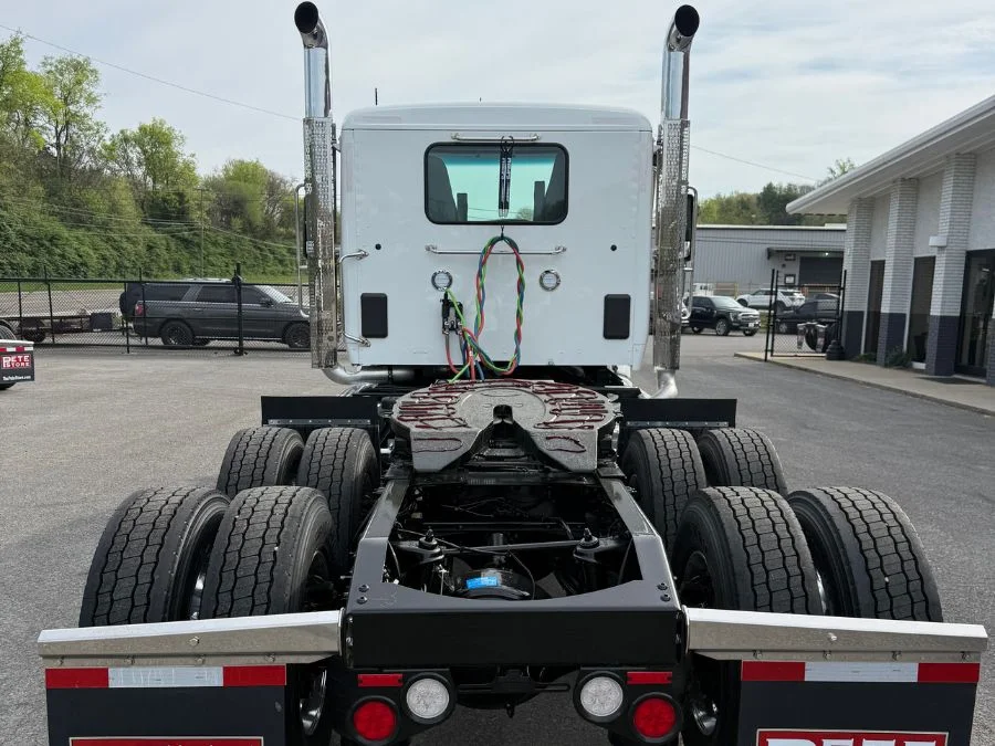 2027 Peterbilt 567 in Knoxville, TN — photo 13