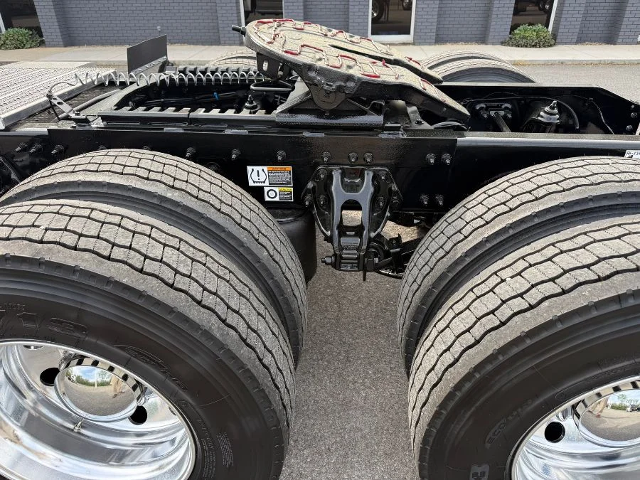 2027 Peterbilt 567 in Knoxville, TN — photo 6