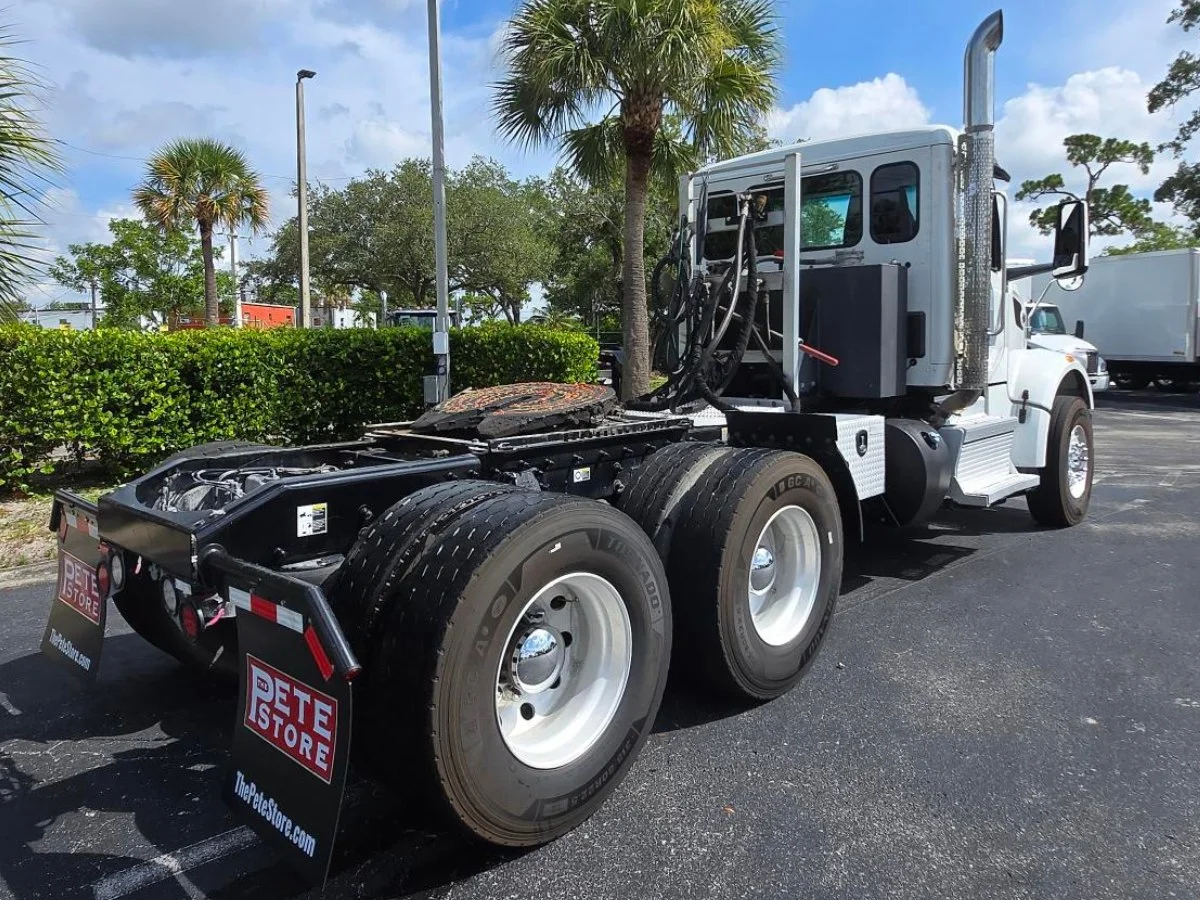 2022 Peterbilt 567 in Fort Lauderdale, FL — photo 11