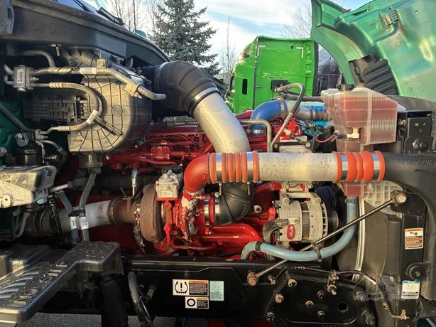 2021 Kenworth T680 - image 12