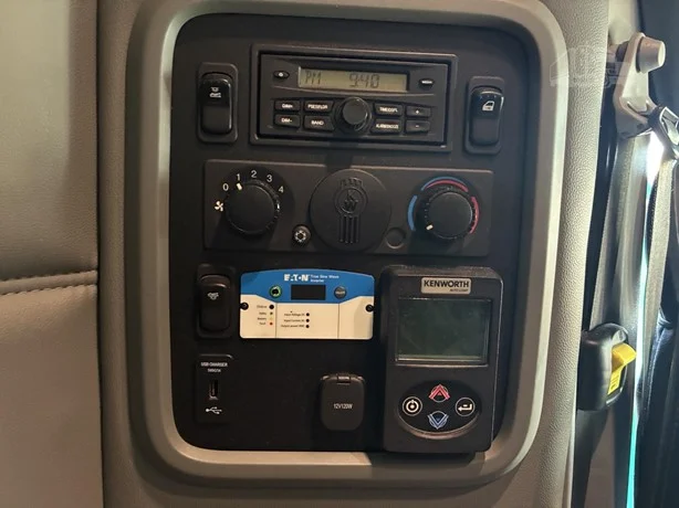 2021 Kenworth T680 - image 25