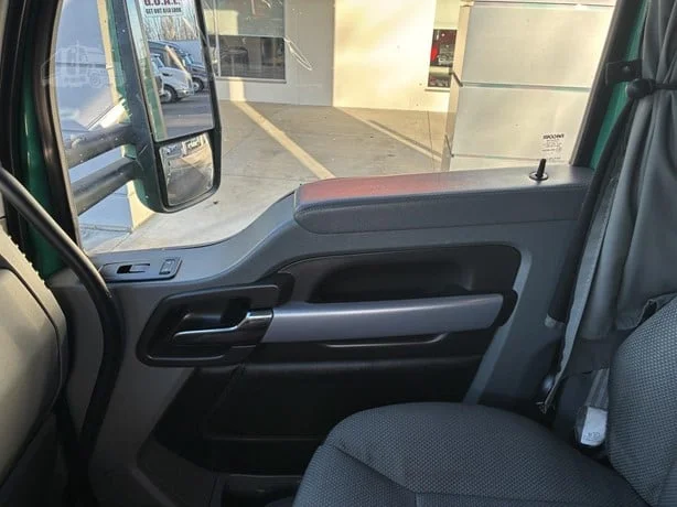 2021 Kenworth T680 - image 30