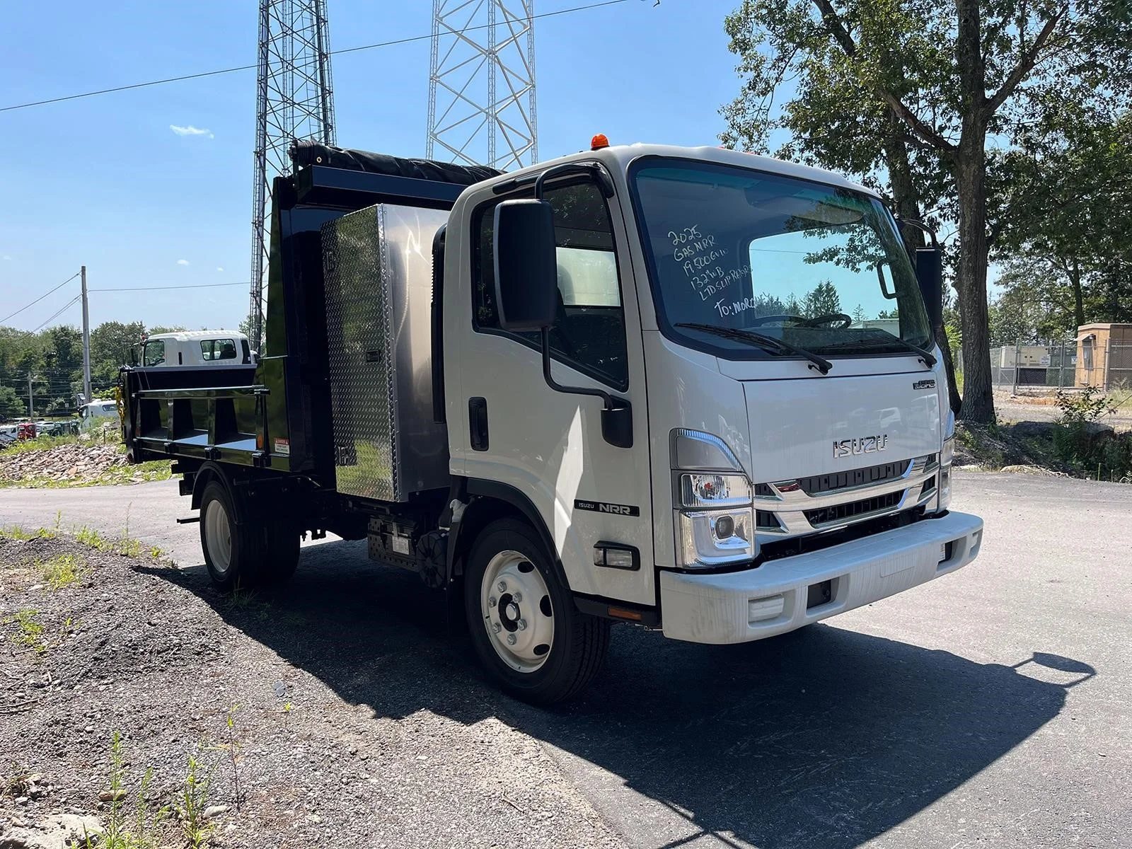 2025 Isuzu NRR in Worcester, MA — photo 3