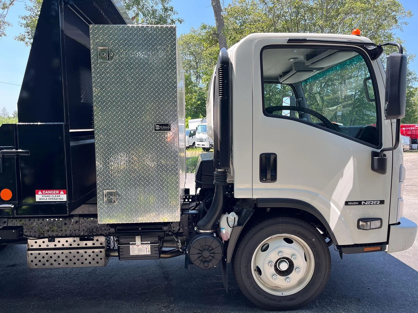 2025 Isuzu NRR in Worcester, MA — photo 6