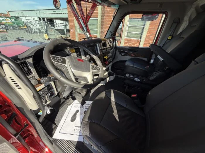 2025 Peterbilt 589 - image 16